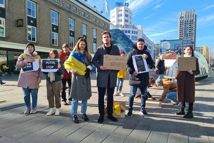 Demonstratie tegen inval Russische leger in Oekraïne