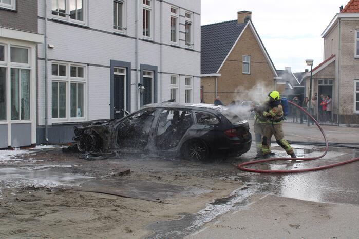 Woning beschadigd door autobrand