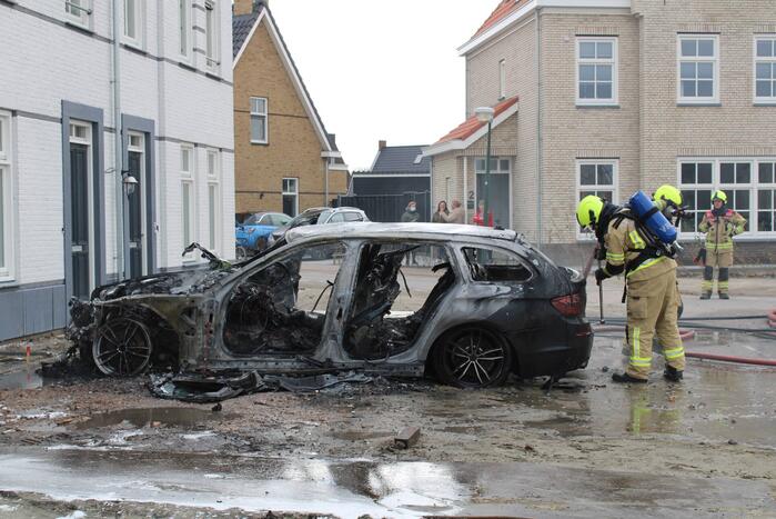 Woning beschadigd door autobrand