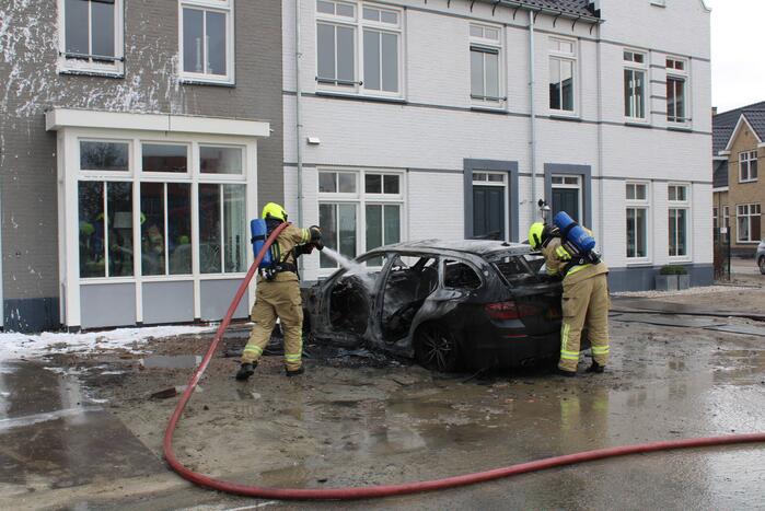 Woning beschadigd door autobrand
