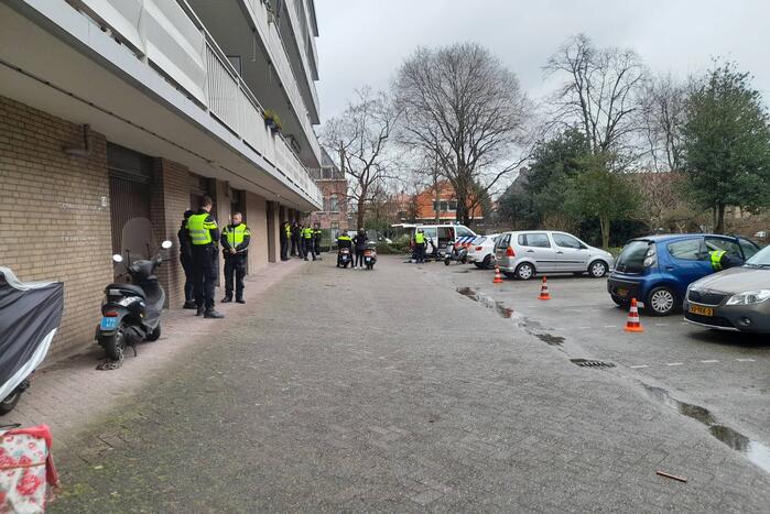 Politie houdt voertuigencontrole op pakeerplaats