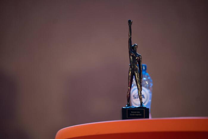 Skeletonster Kimberley Bos gehuldigd door burgemeester