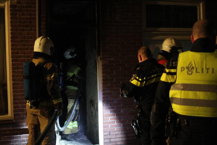 Veel rook bij brand in woning