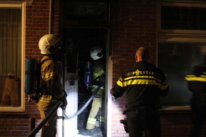 Veel rook bij brand in woning