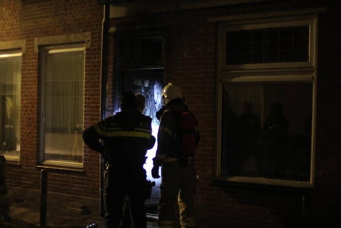 Veel rook bij brand in woning