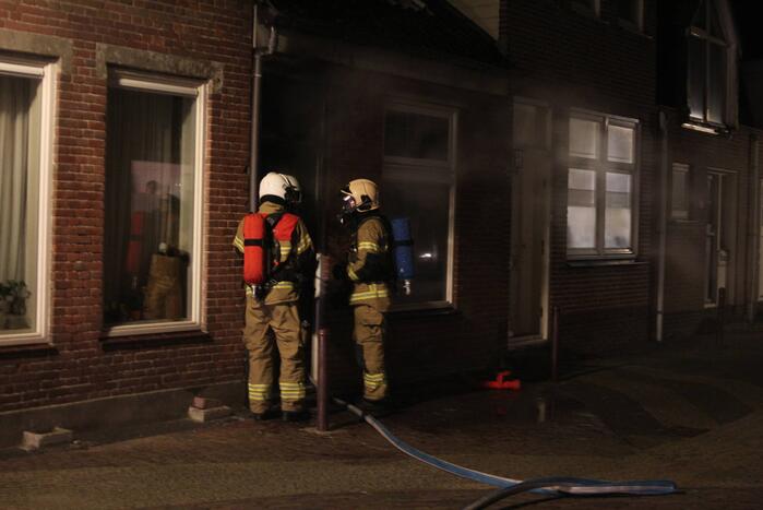 Veel rook bij brand in woning
