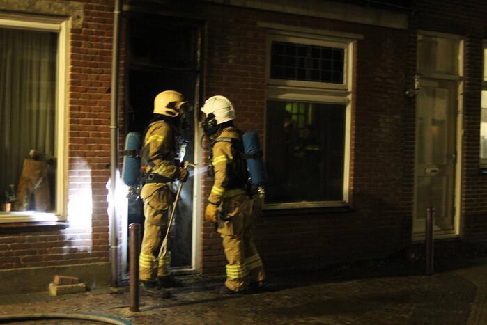 Veel rook bij brand in woning