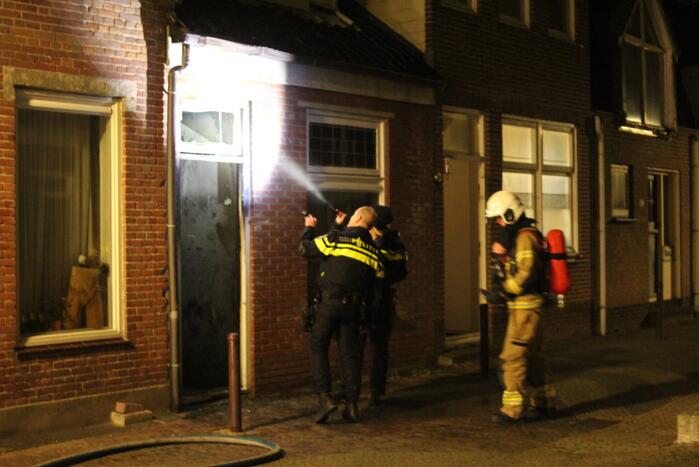 Veel rook bij brand in woning