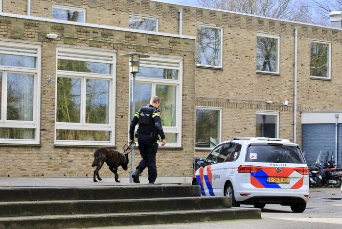 Veel politie bij school na verdachte situatie