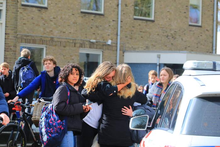 Veel politie bij school na verdachte situatie