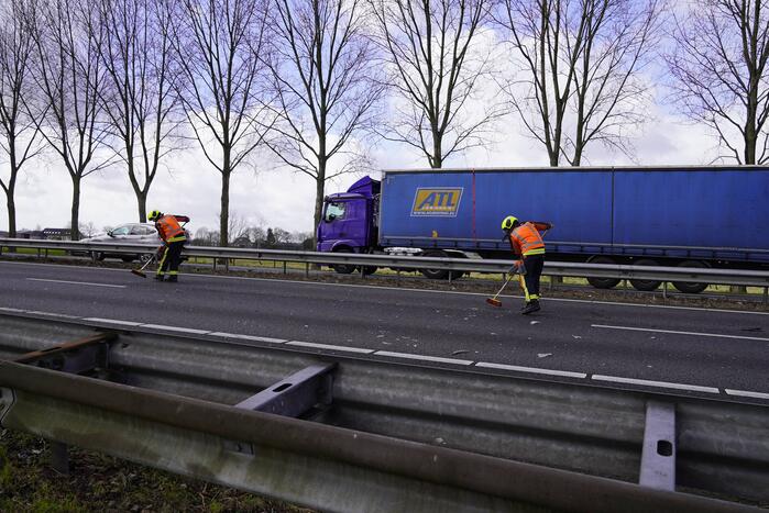 Vijf auto's en een vrachtwagen betrokken bij botsing