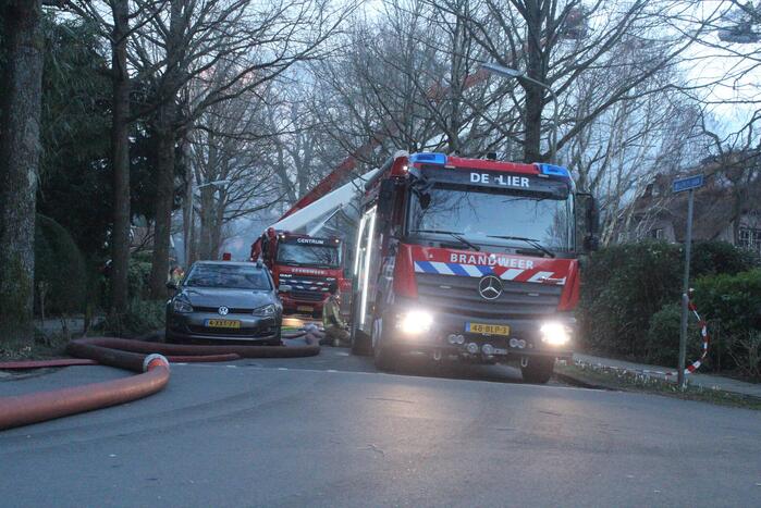 Zeer grote brand in woning met rieten dak
