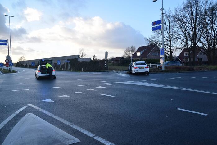 Enorme ravage na botsing met aanhangwagen