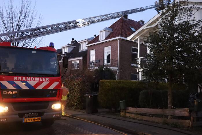 Veel rook bij brand op zolder