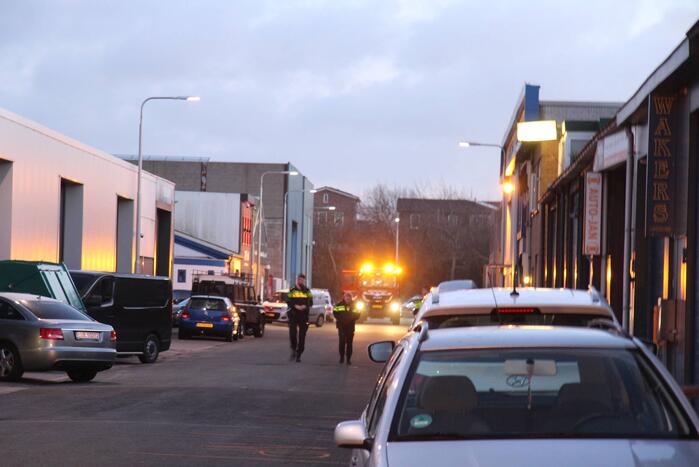 Hulpdiensten rukken uit voor brand in bedrijf