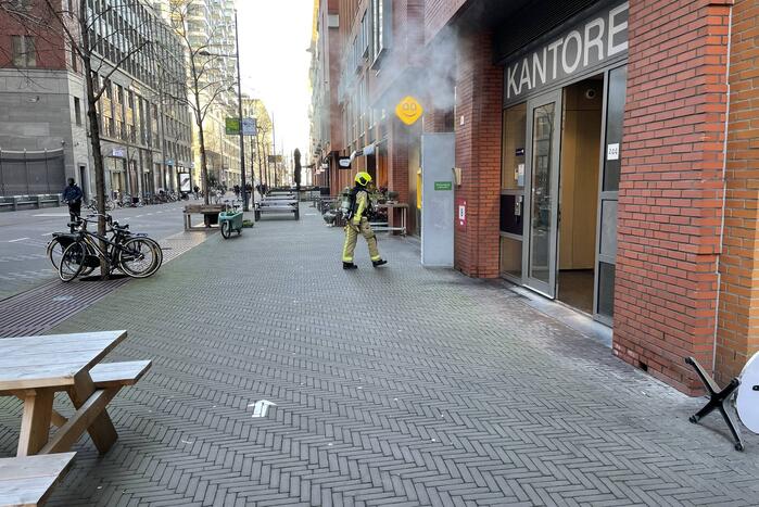 Rookontwikkeling bij brand in kantoorpand