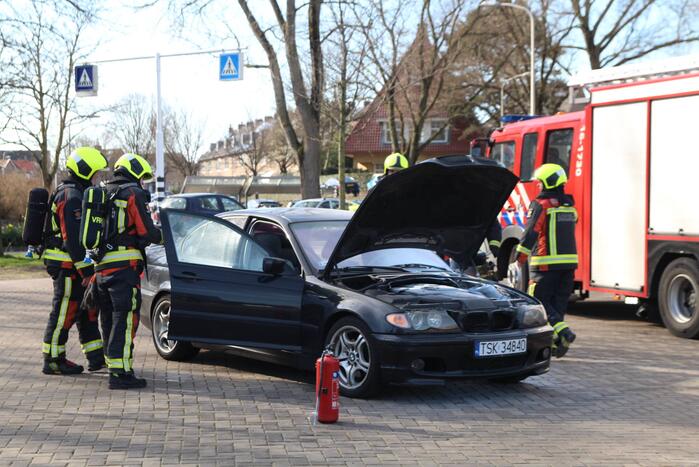 Omstanders voorkomen erger bij autobrand