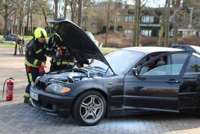 Omstanders voorkomen erger bij autobrand