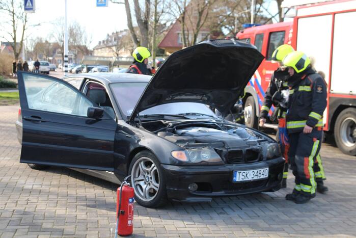 Omstanders voorkomen erger bij autobrand