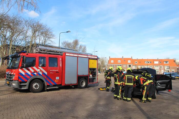 Omstanders voorkomen erger bij autobrand