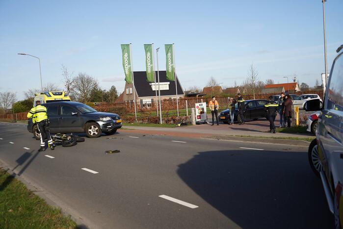 Motorrijder gewond bij botsing met auto
