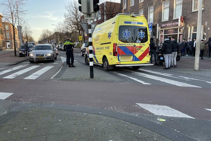 Scooterrijder aangereden door personenauto