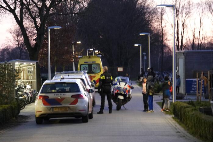 Politie doet onderzoek naar steekpartij bij AZC