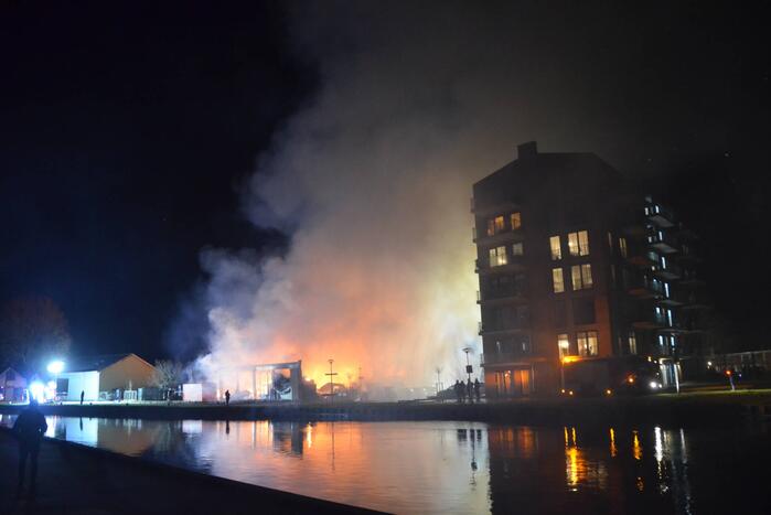 Evacuaties na brand in kringloopwinkel