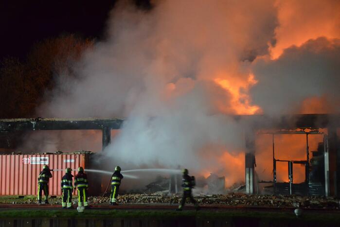 Evacuaties na brand in kringloopwinkel