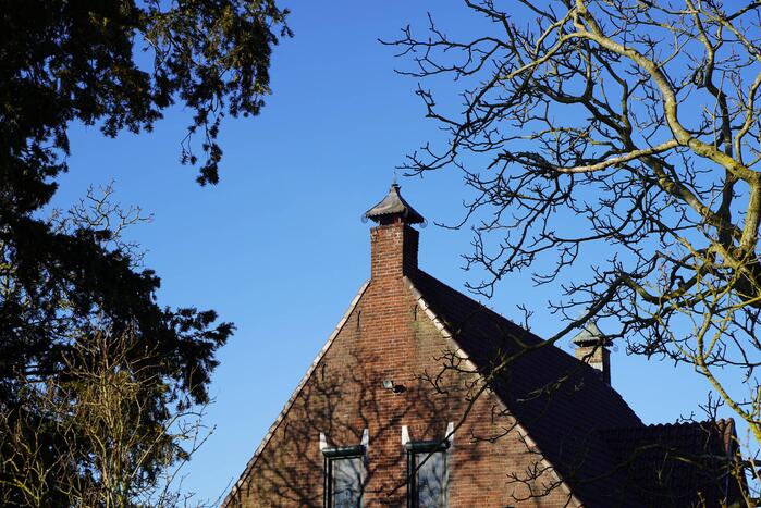 Weg afgesloten vanwege brand in schoorsteen