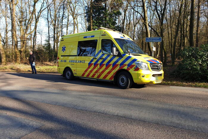 Wielrenner gewond bij botsing met auto