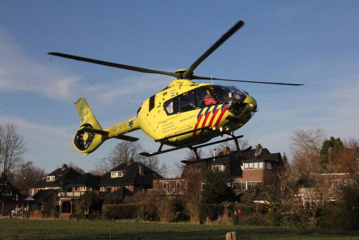 Traumahelikopter met trauma-arts voor incident met kind