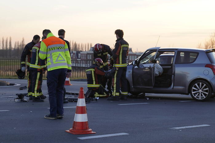Flinke schade bij aanrijding op kruising
