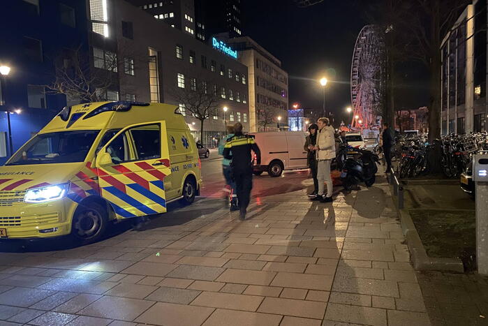 Scooterrijder gewond bij botsing met bestelbus