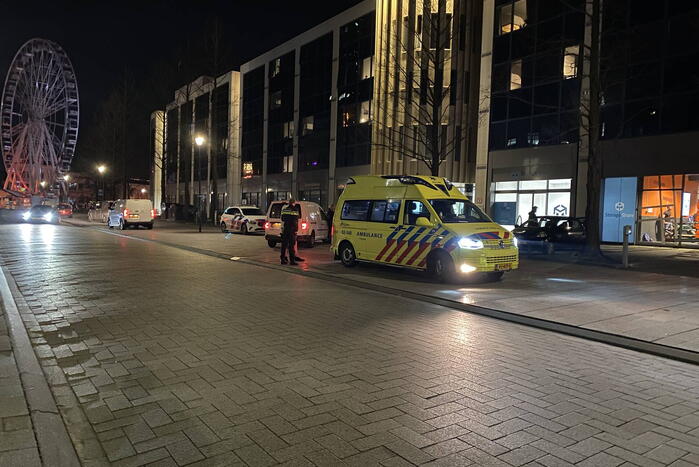 Scooterrijder gewond bij botsing met bestelbus