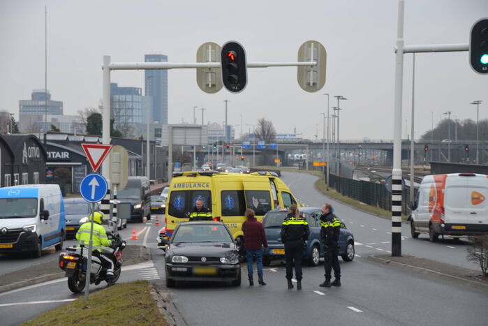 Veel schade na botsing tussen twee voertuigen