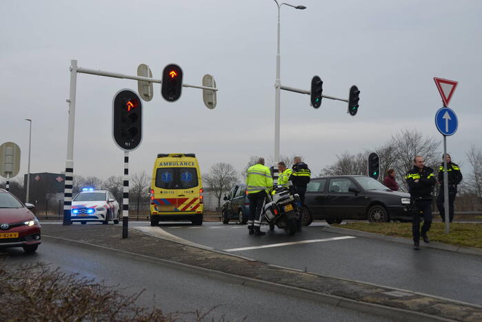 Veel schade na botsing tussen twee voertuigen