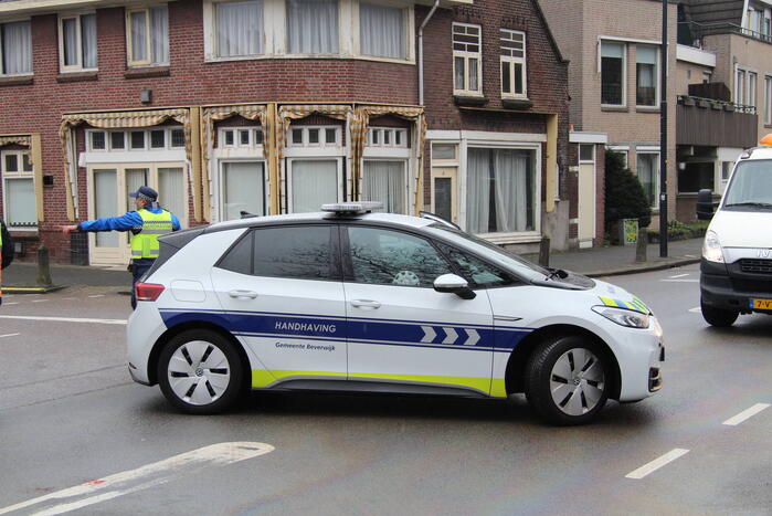 Meerdere mensen onderuit door lang oliespoor