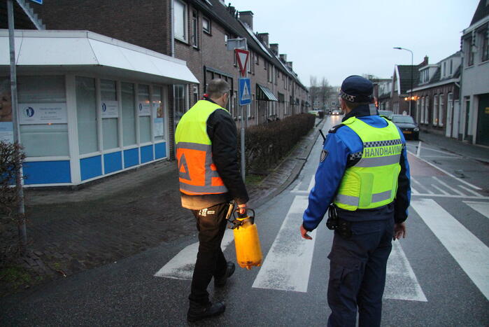 Meerdere mensen onderuit door lang oliespoor