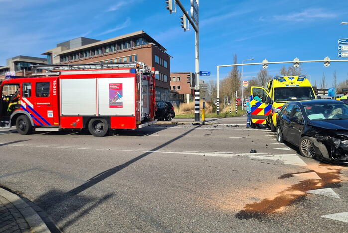 Flinke schade door botsing met drie voertuigen