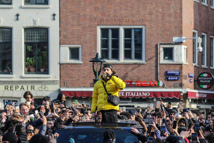 Enorme menigte voor meet-and-greet rapper Central Cee