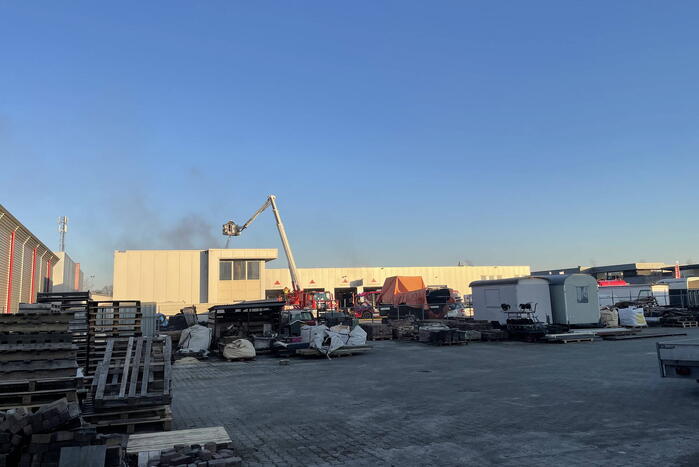 Zeer grote brand in caravanstalling