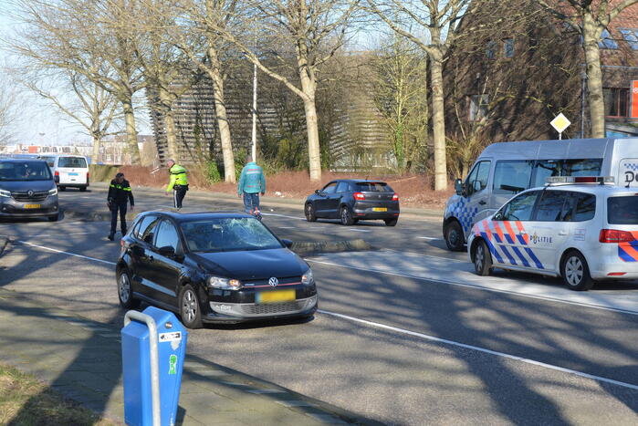 Voetganger geschept door personenauto
