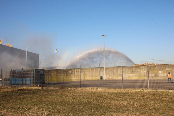 Veel rook bij brand in afvalverwerkingsbedrijf