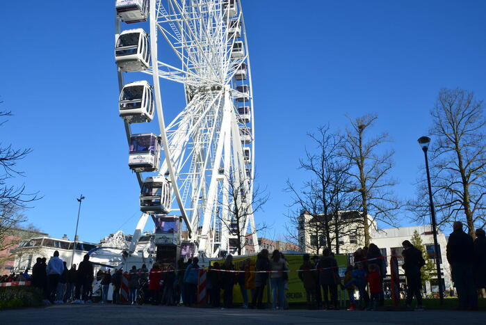 Enorme rij voor gratis rondje in Arcadia-reuzenrad