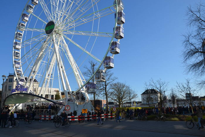 Enorme rij voor gratis rondje in Arcadia-reuzenrad