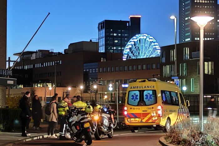 Fietser gewond bij botsing met auto