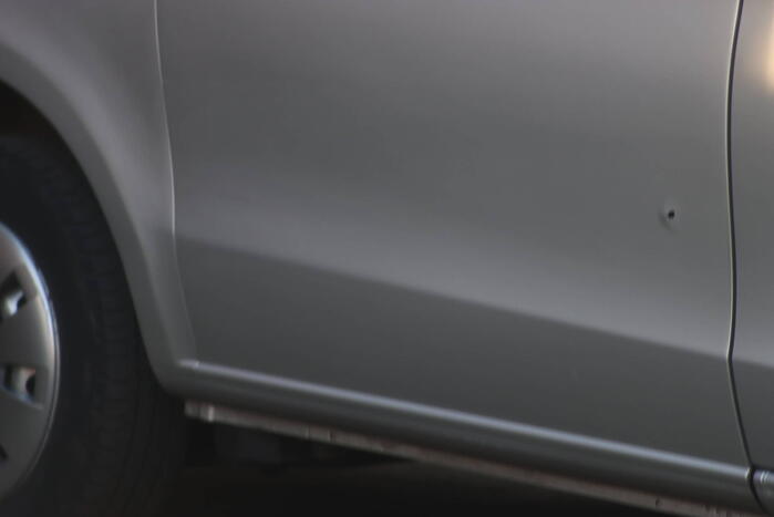 Bestelbus beschoten vanuit rijdende auto