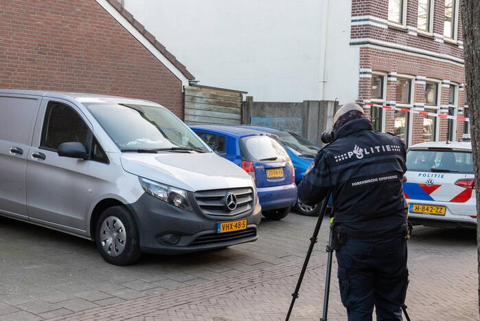 Bestelbus beschoten vanuit rijdende auto