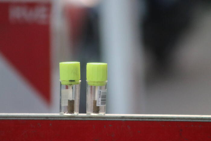 Bestelbus beschoten vanuit rijdende auto